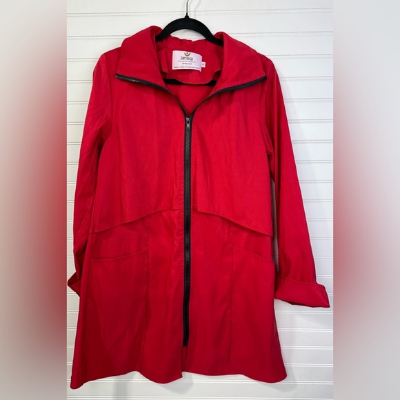 Janska Red hooded windbreaker, light jacket. Size small. - Picture 1 of 8